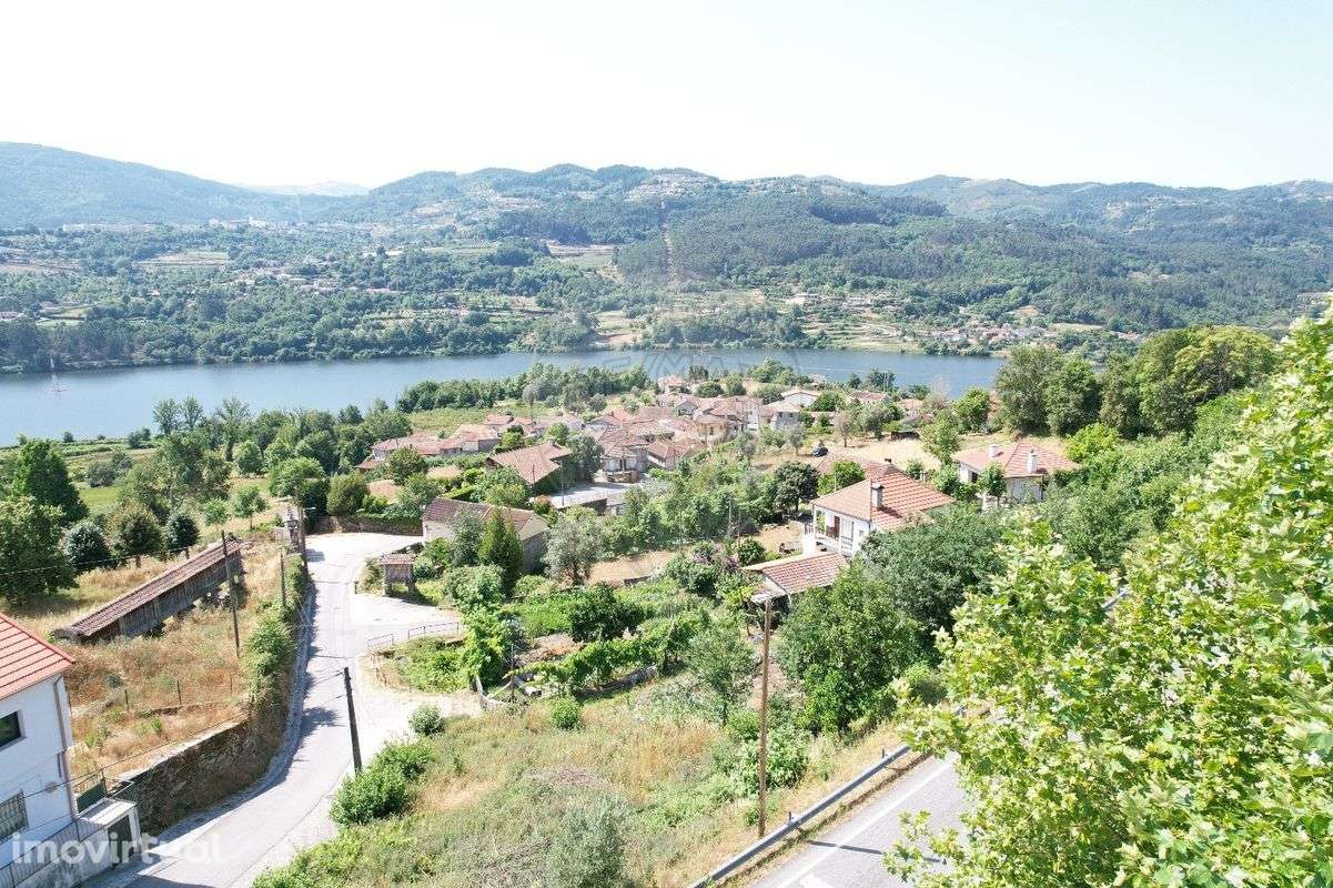 Moradia T2 para venda - Grande imagem: 2/9