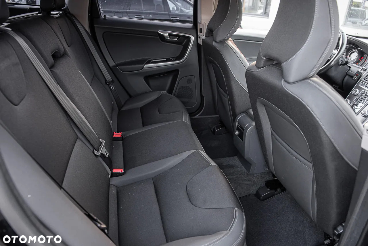 Volvo XC 60 D4 Momentum - 19