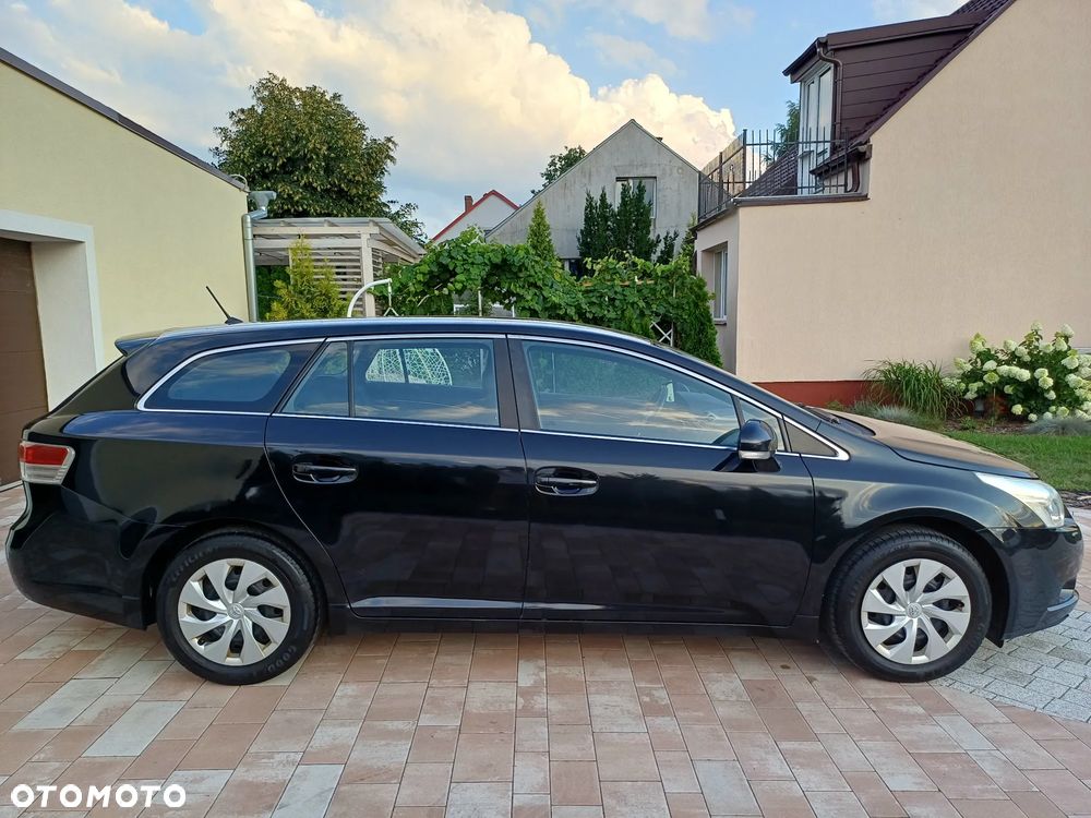 Toyota Avensis 1.8 Sol NAVI - 6