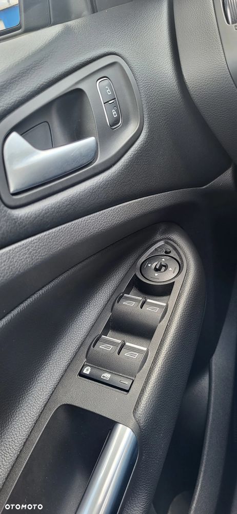 Ford Kuga - 12