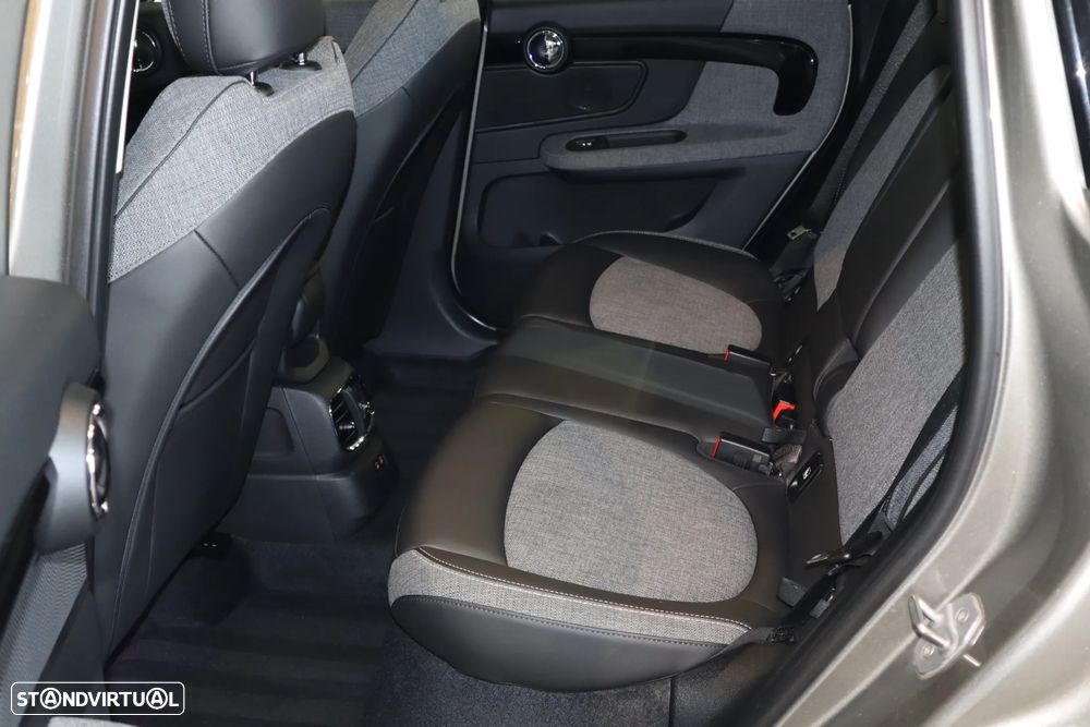 MINI Countryman Cooper SE ALL4 Auto - 7