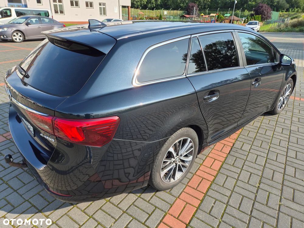 Toyota Avensis 1.8 Premium - 6