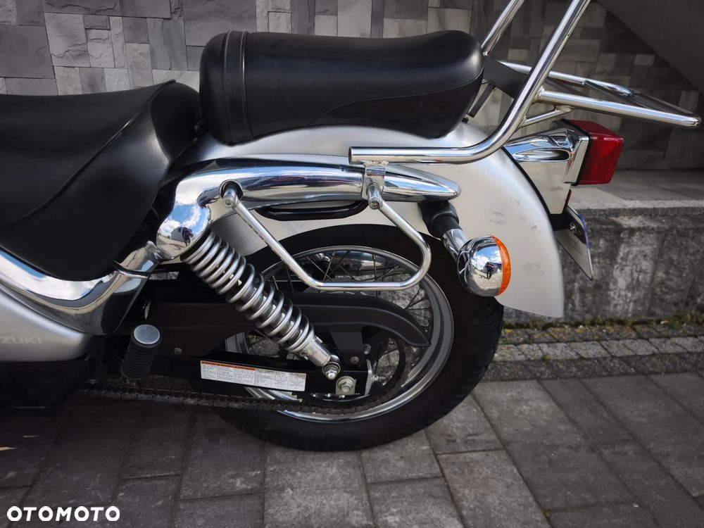 Suzuki Intruder - 14