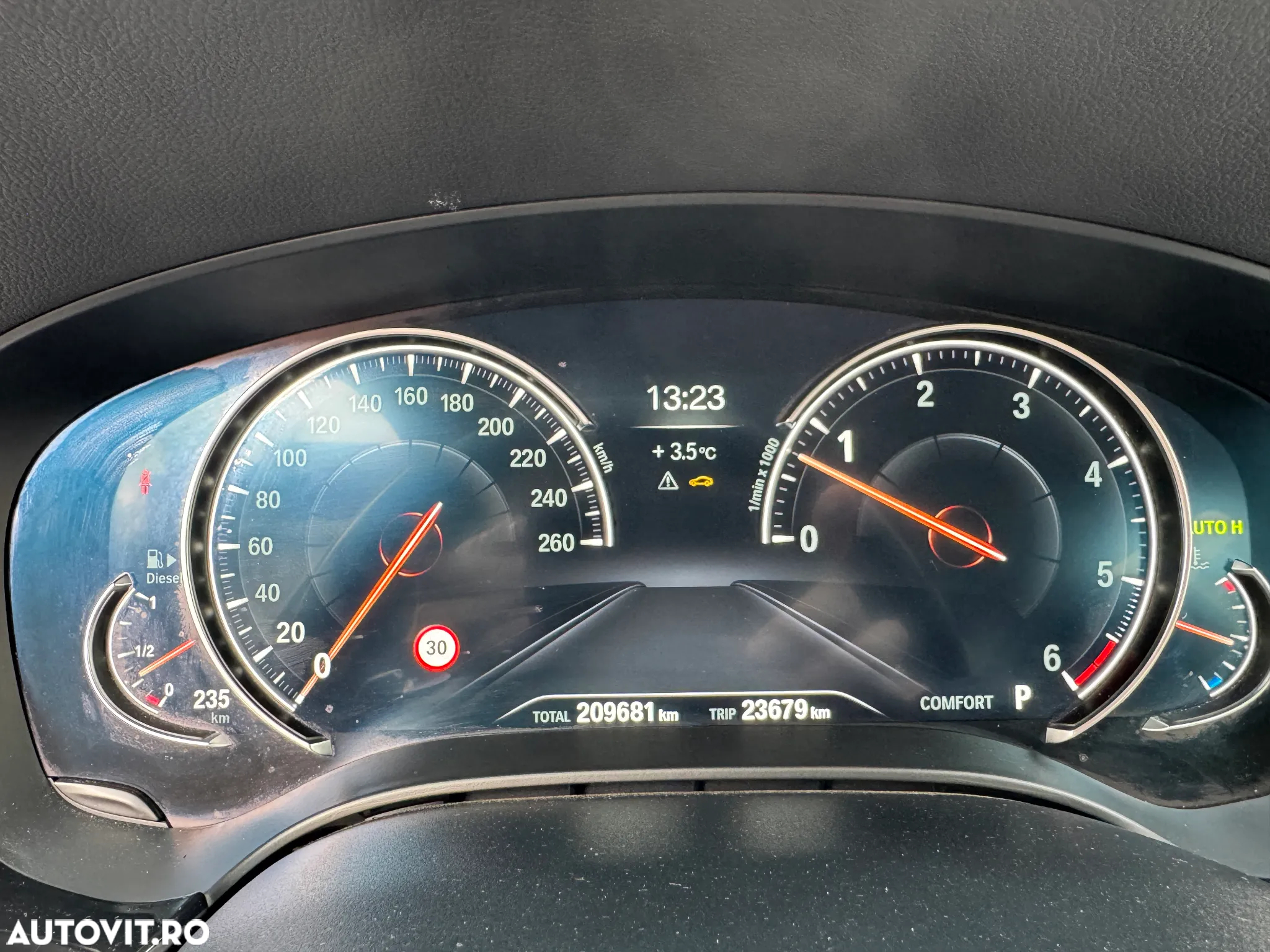 BMW Seria 5 530d xDrive AT - 27
