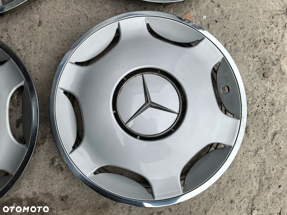 Mercedes W124 Kołpaki 15" KOMPLET - 2