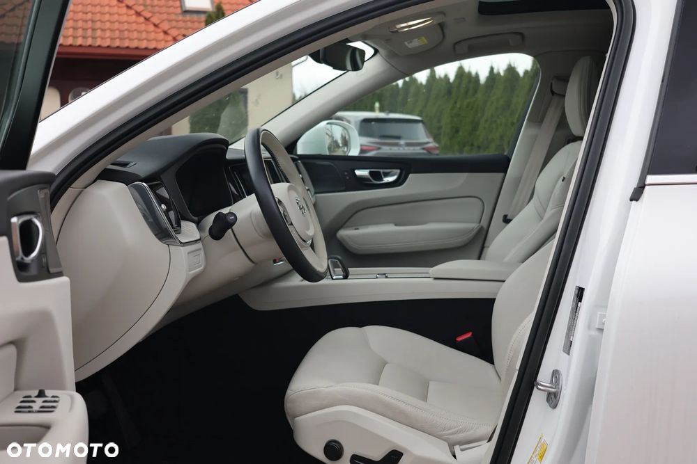 Volvo XC 60 T8 AWD Recharge Plus Dark - 14