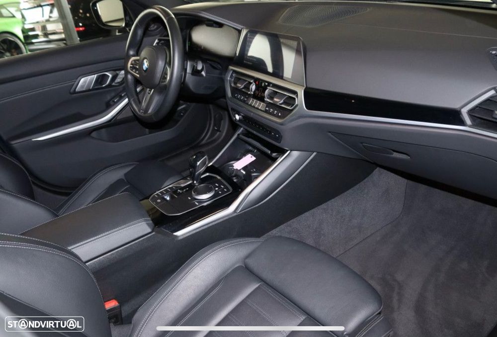 BMW 330 i Pack M Auto - 8
