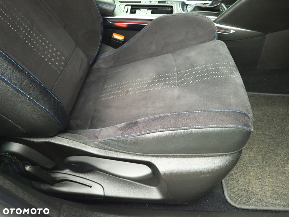 Renault Megane 1.6 TCe GT EDC - 35