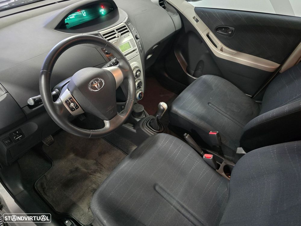 Toyota Yaris 1.0 VVT-i AC - 13