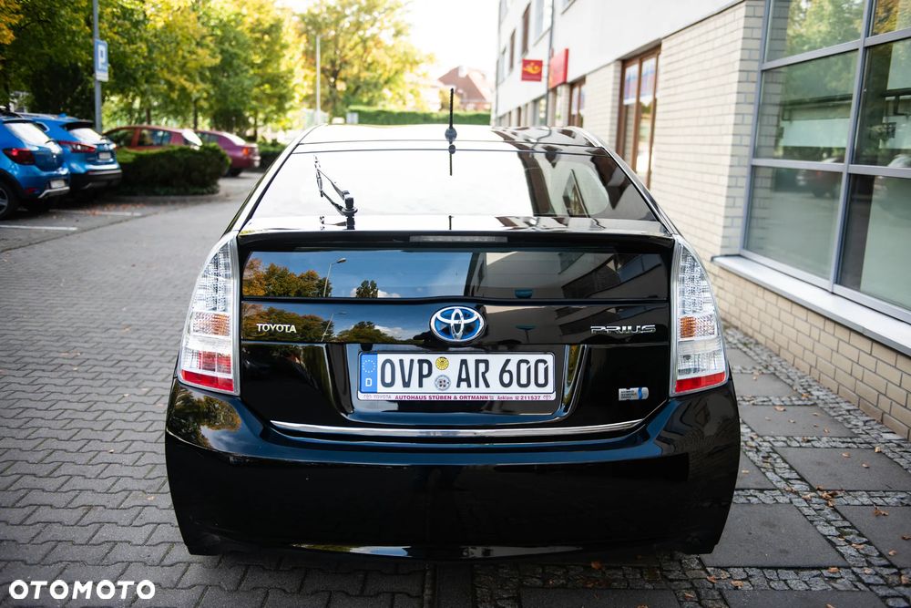 Toyota Prius (Hybrid) Executive - 5