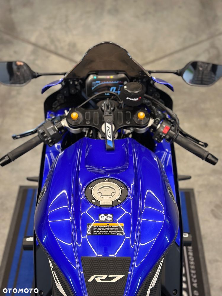 Yamaha R7 - 11