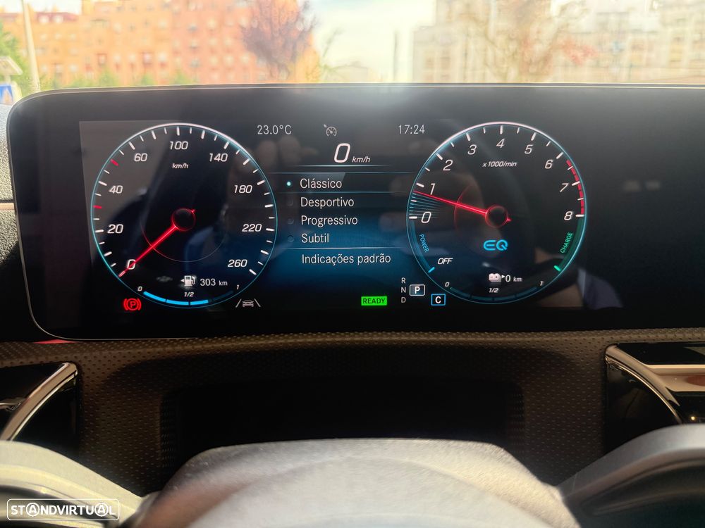 Mercedes-Benz A 250 e AMG Line - 52