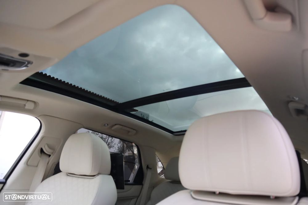 Bentley Bentayga V8 Azure - 30