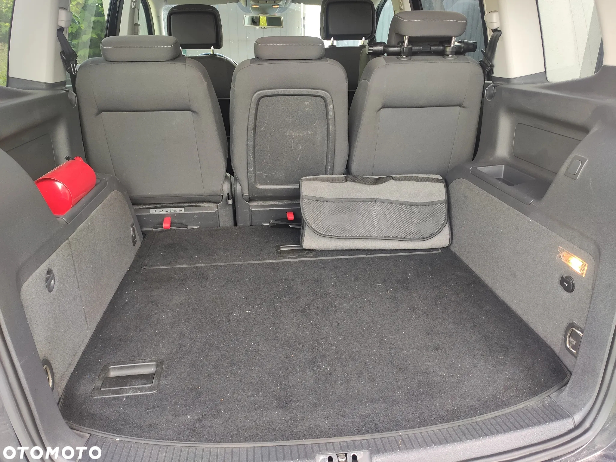 Volkswagen Touran 2.0 TDI DPF BlueMotion Technology DSG MATCH - 2