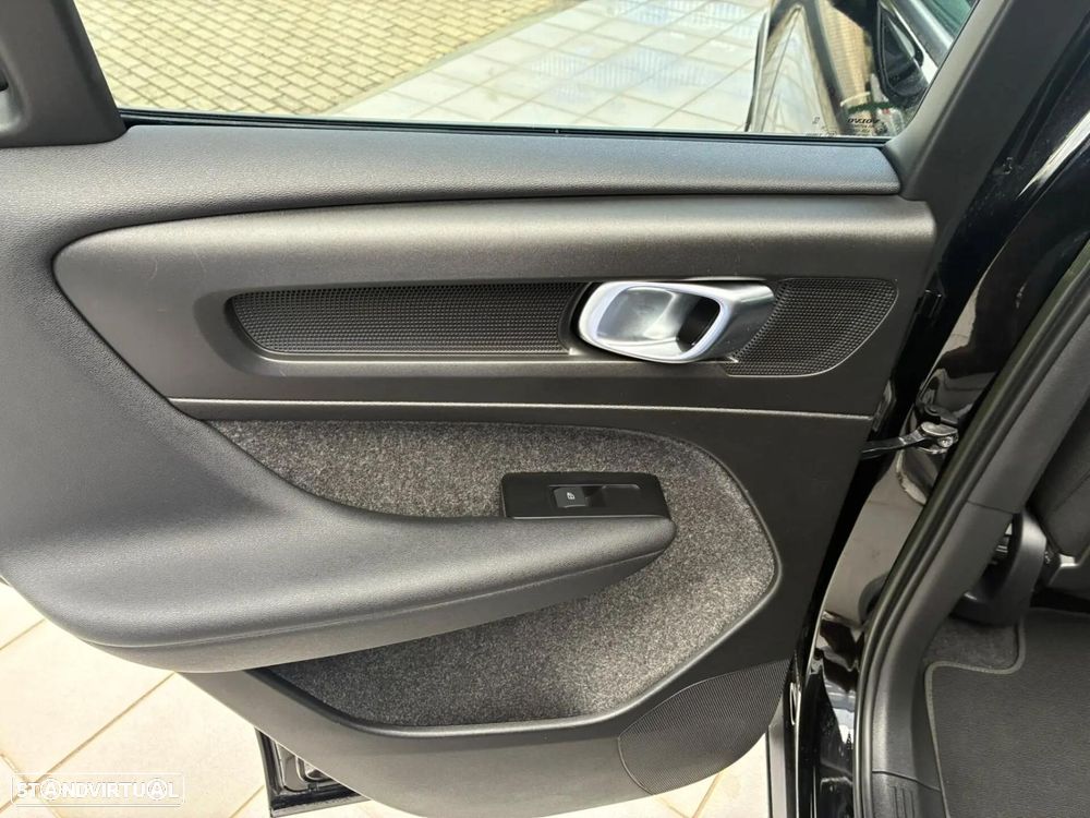 Volvo XC 40 1.5 T2 Momentum Plus Geartronic - 27