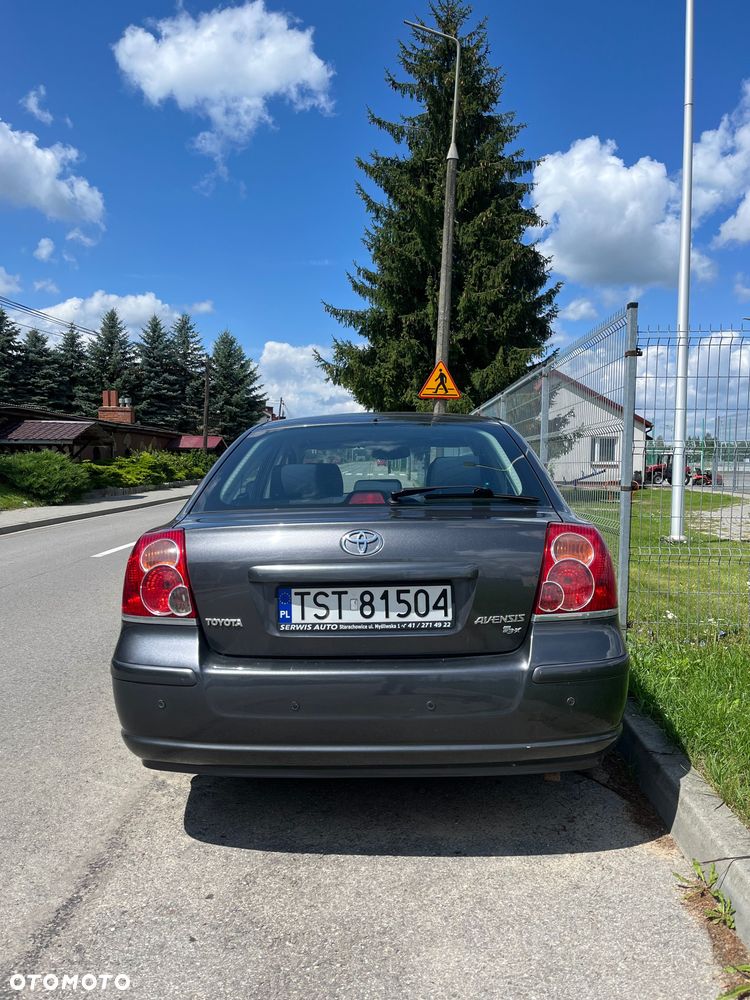Toyota Avensis - 4