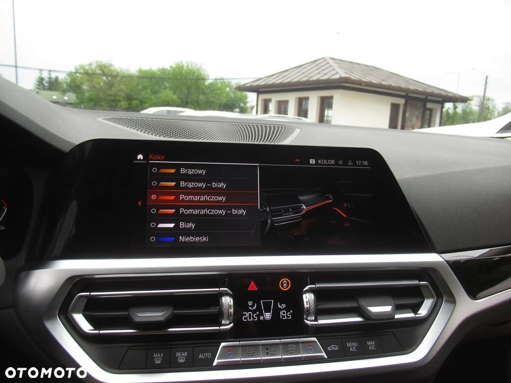 BMW Seria 3 318i Sport Line - 24