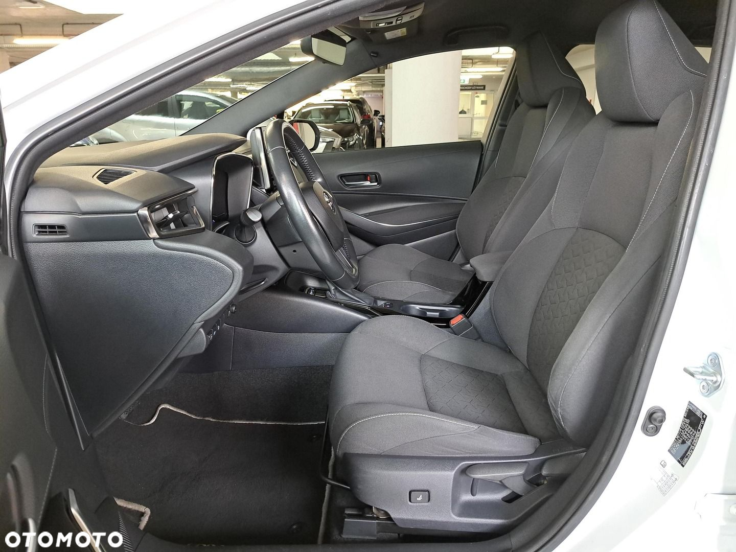 Toyota Corolla 1.8 Hybrid Comfort - 11
