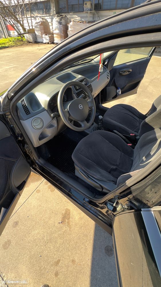 Fiat Punto 1.2 16V HLX - 11