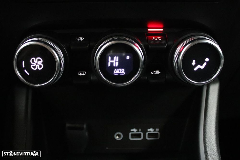 Renault Captur 1.0 TCe Techno Bi-Fuel - 13