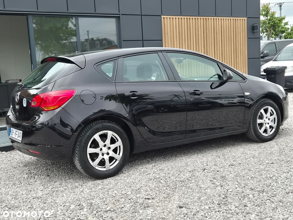 Opel Astra 1.6 Design Edition - 13