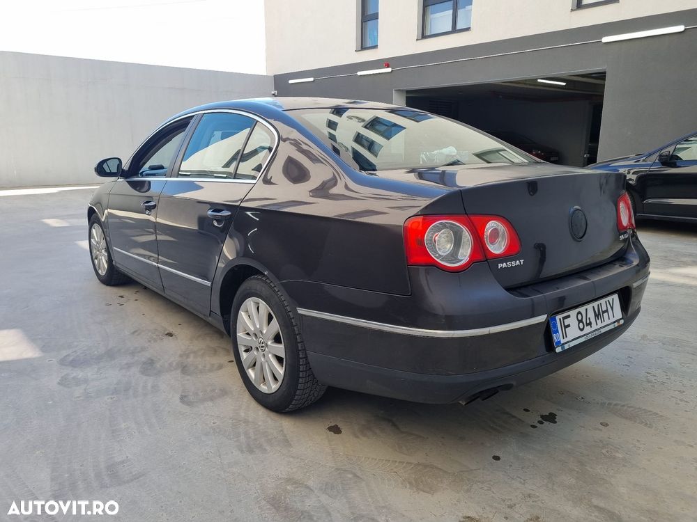 Volkswagen Passat - 4