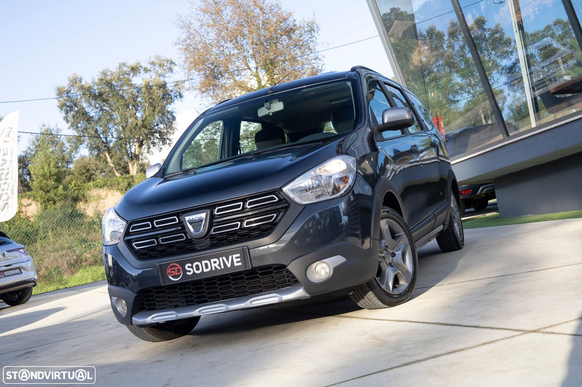 Dacia Lodgy 1.5 Blue dCi Stepway 7L - 13