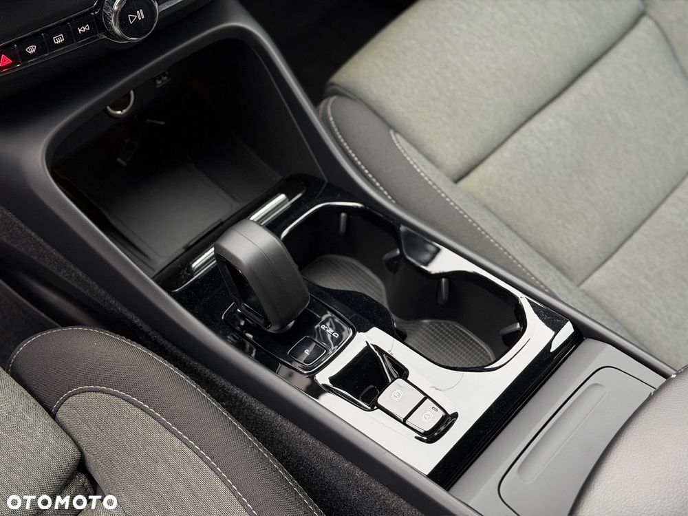 Volvo XC 40 T2 Plus Dark - 12