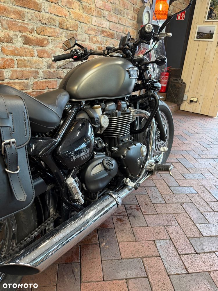 Triumph Speedmaster - 10