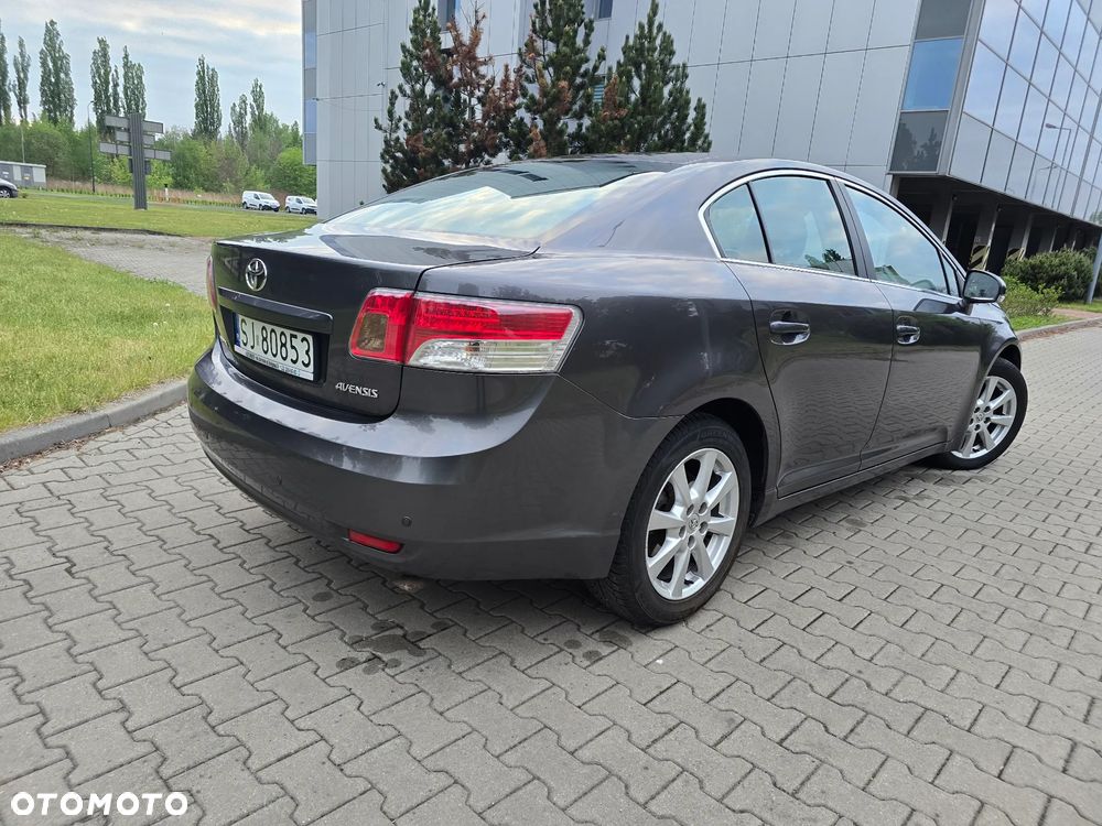 Toyota Avensis 2.0 D-4D Luna - 24