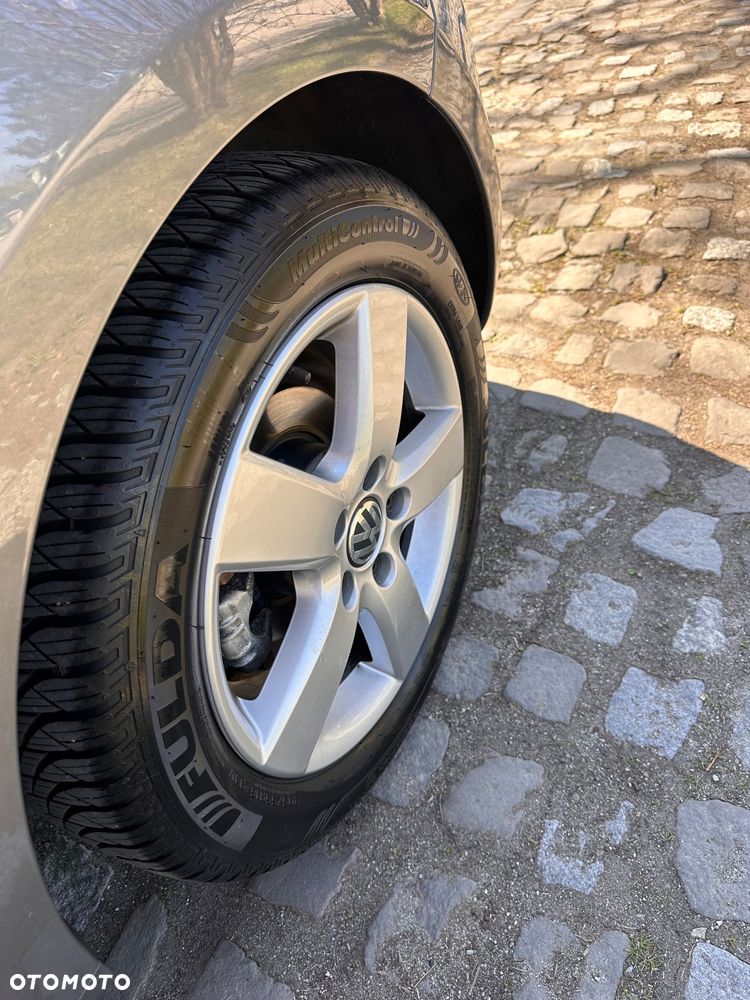 Volkswagen Golf 1.6 TDI DPF BlueMotion - 14