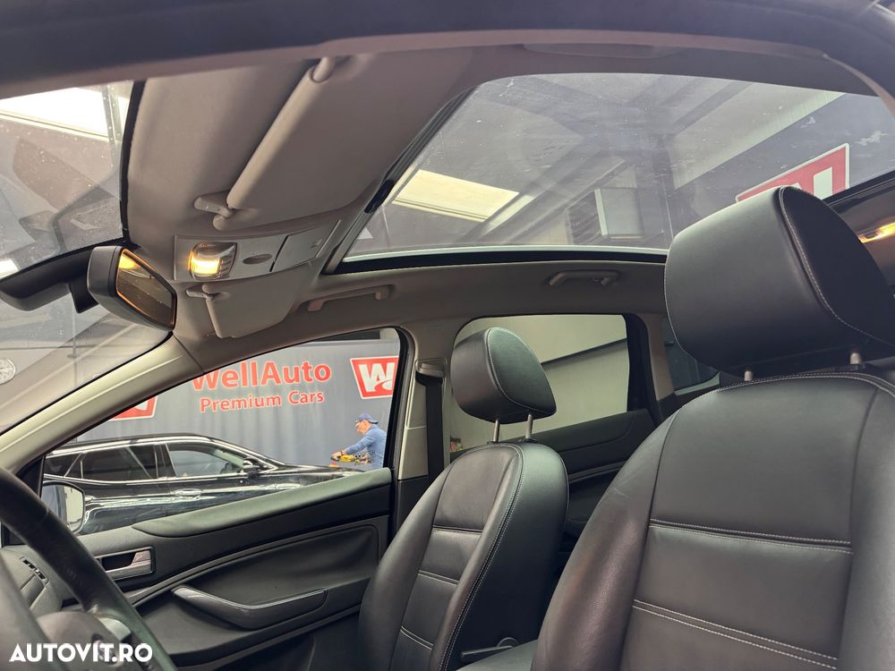Ford Kuga - 12
