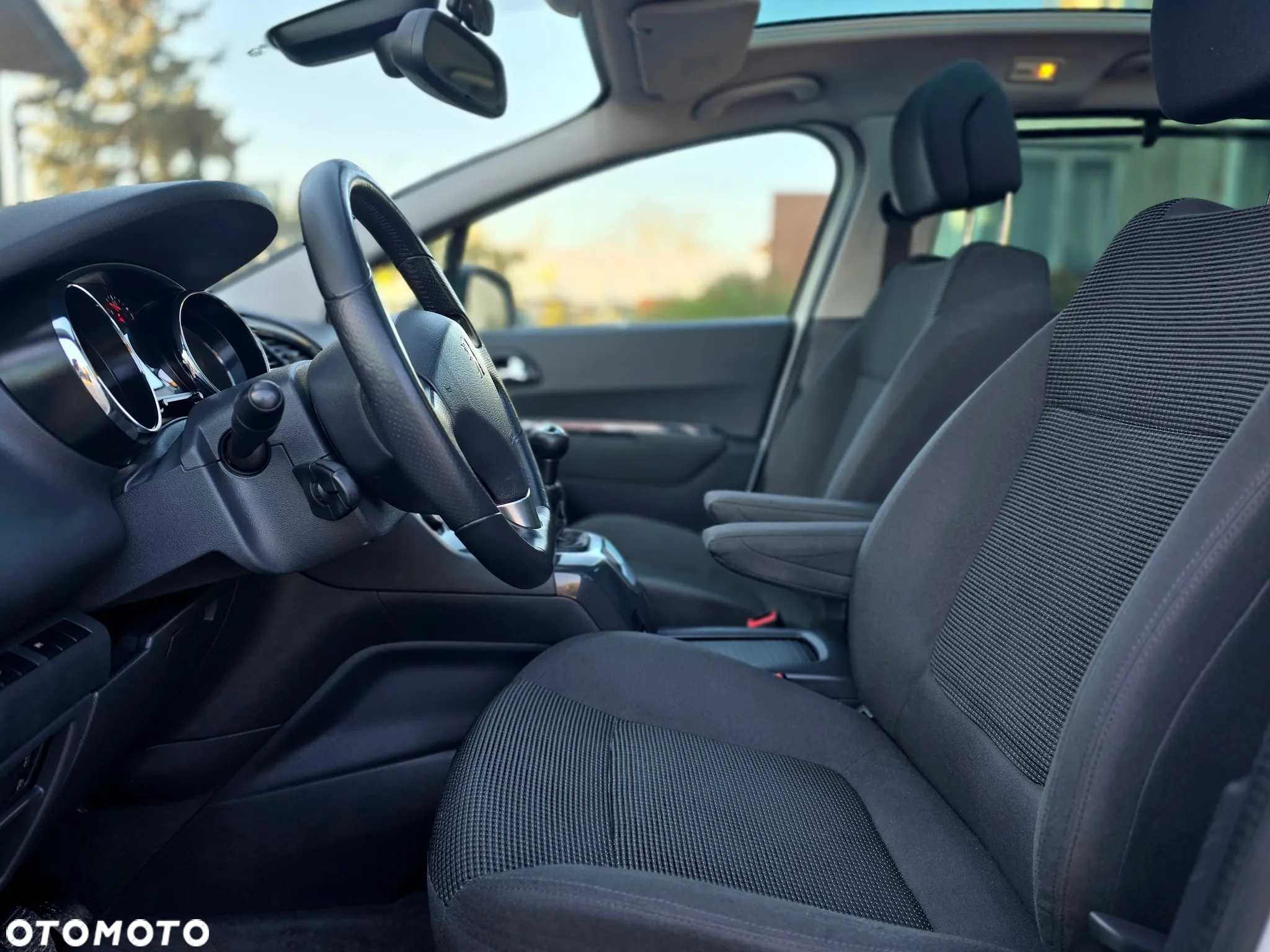 Peugeot 5008 - 13