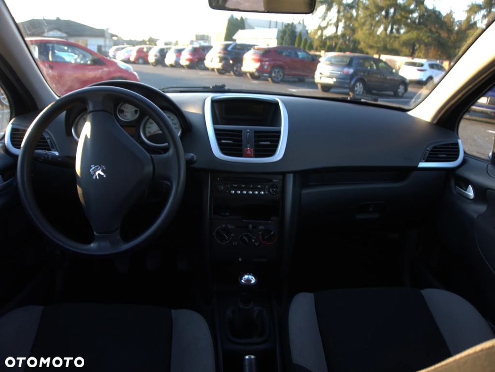 Peugeot 207 - 17