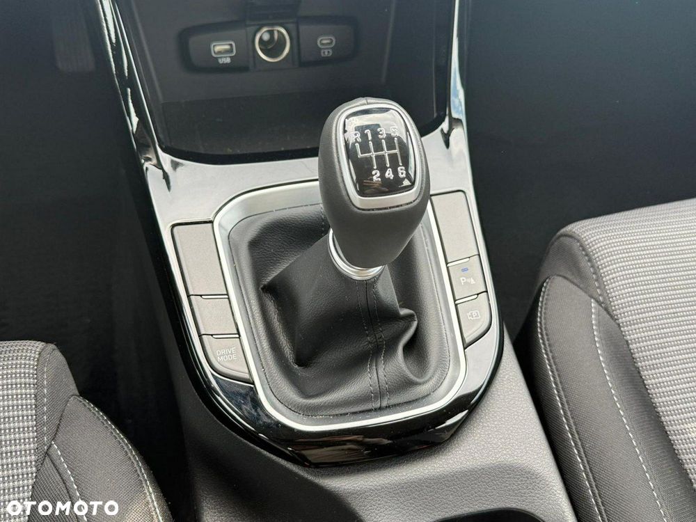 Hyundai i30 1.5 T-GDI 48V Smart - 22