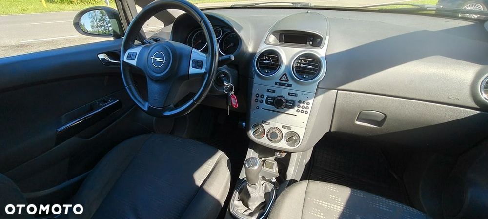 Opel Corsa 1.2 16V Edition / Active - 9