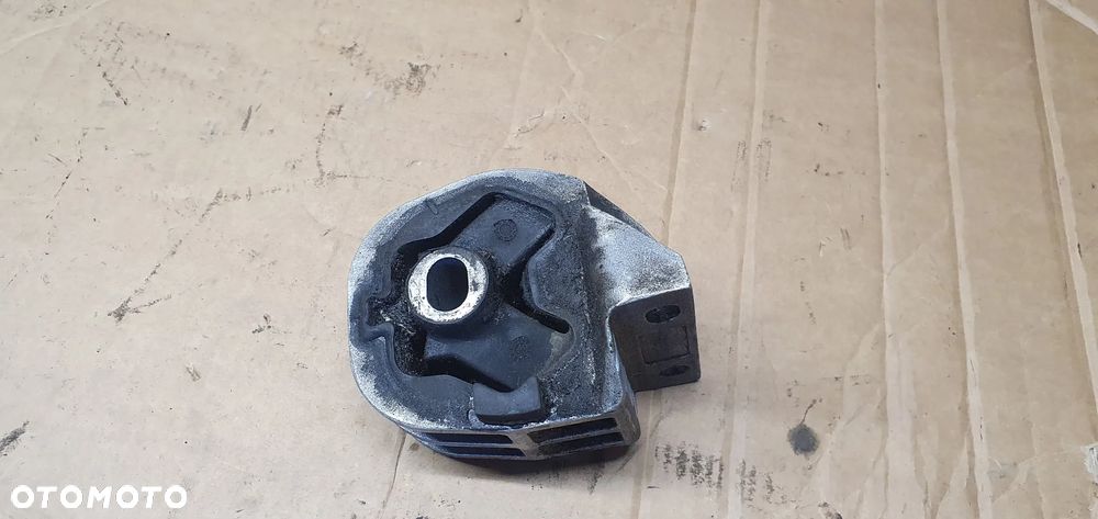 Łapa poduszka silnika skrzyni Opel Movano III 2.3 DCI - 1