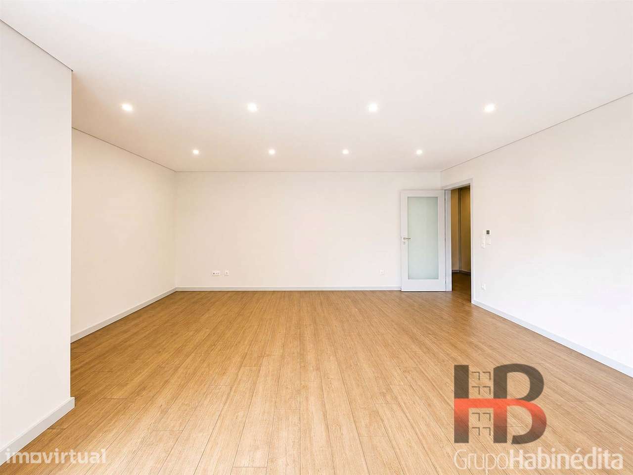 Apartamento T3 Venda em Cedofeita, Santo Ildefonso, Sé, Miragaia, São - Grande imagem: 2/22