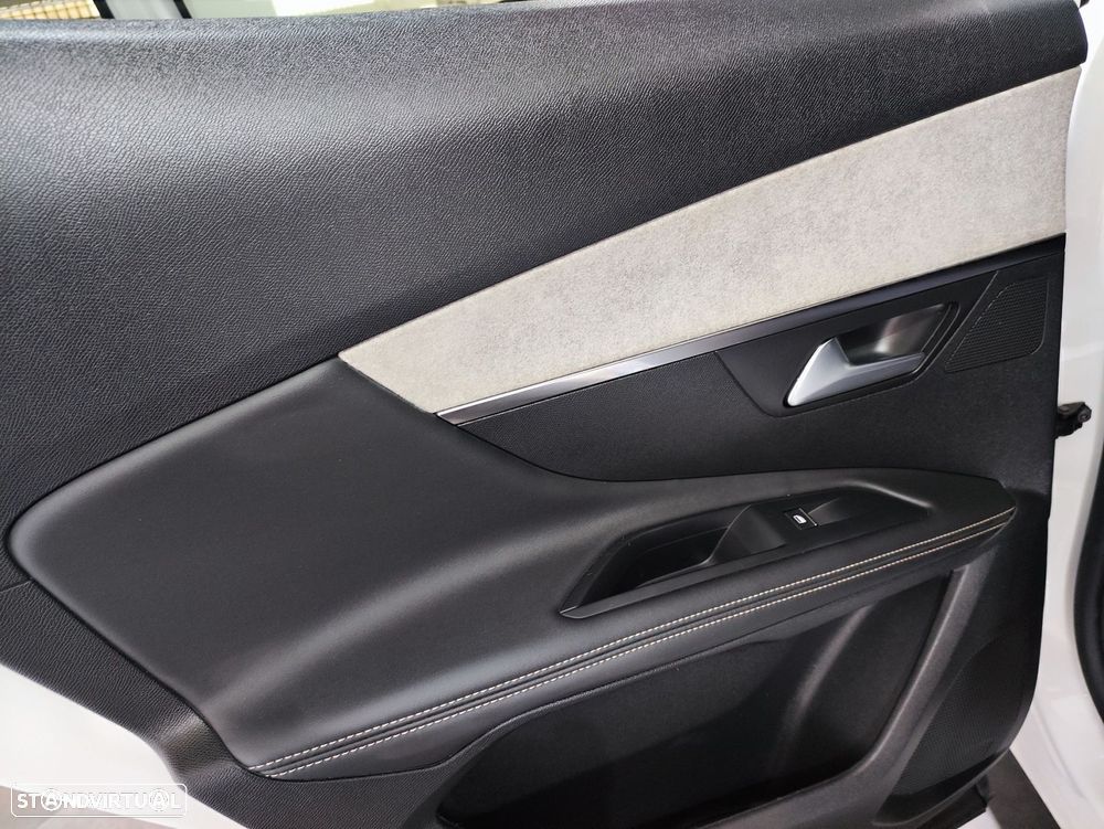 Peugeot 3008 1.6 Hybrid GT e-EAT8 - 31