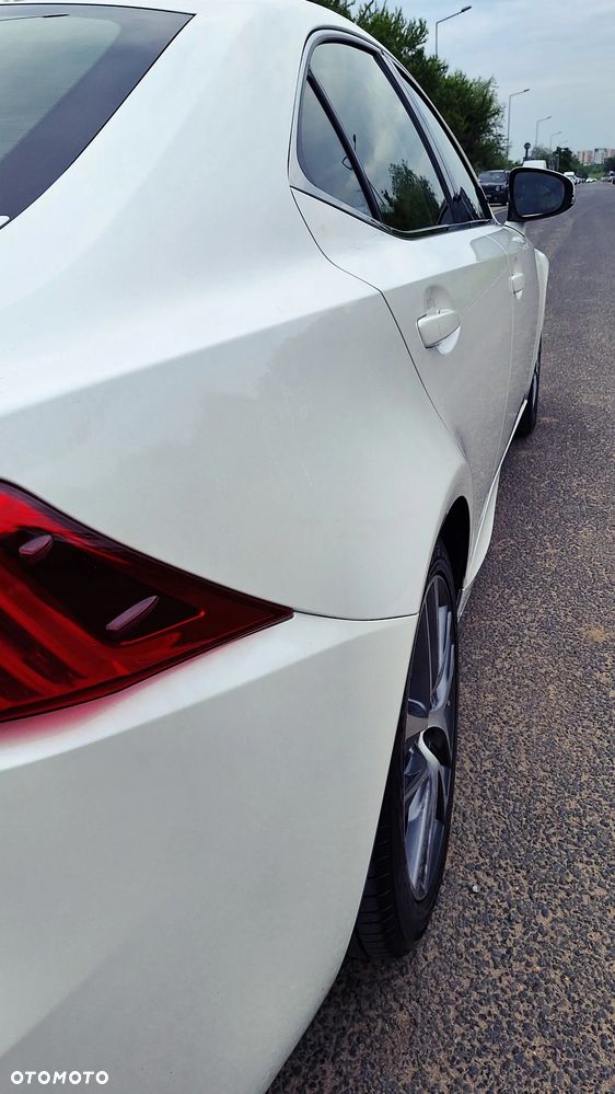 Lexus IS 300h Elegance - 6