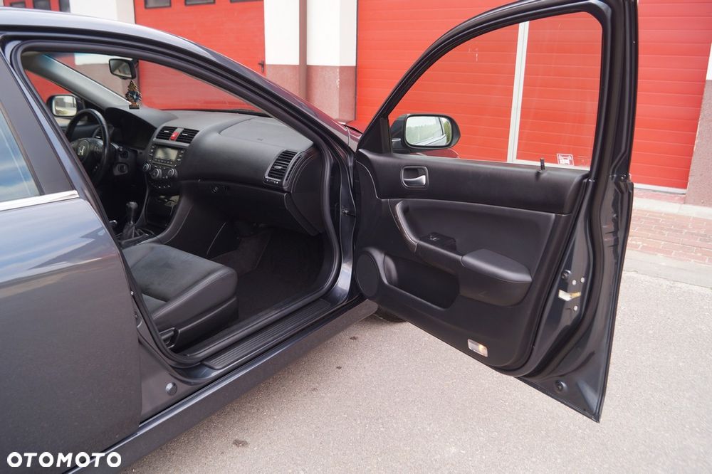 Honda Accord 2.0 i Sport - 17