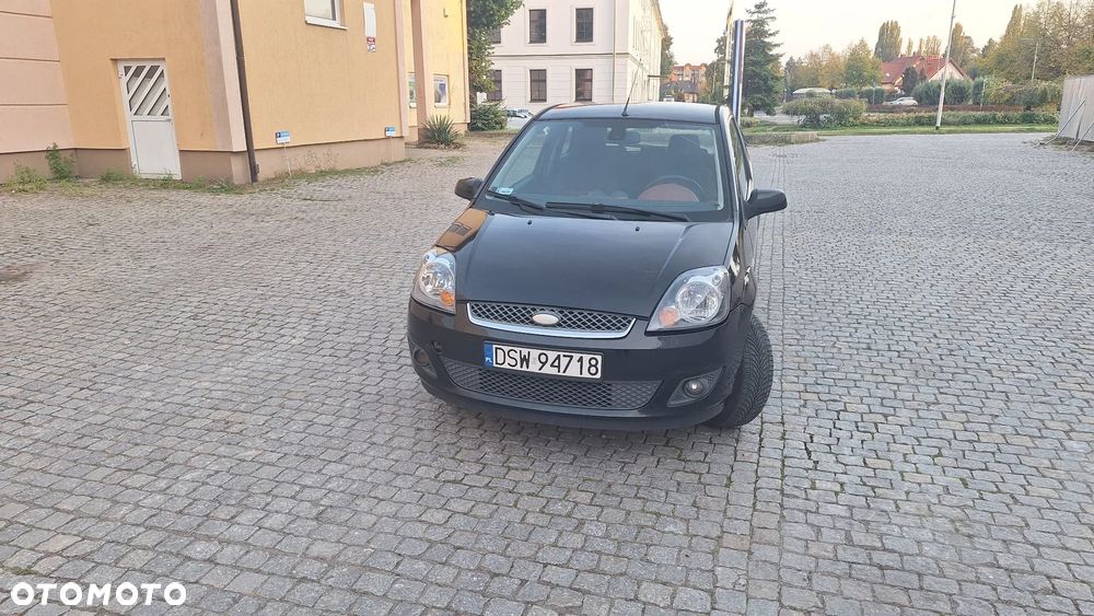 Ford Fiesta 2007 photo 2