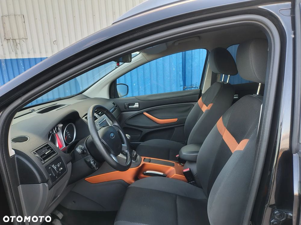 Ford Kuga 2.0 TDCi 2x4 Titanium - 5