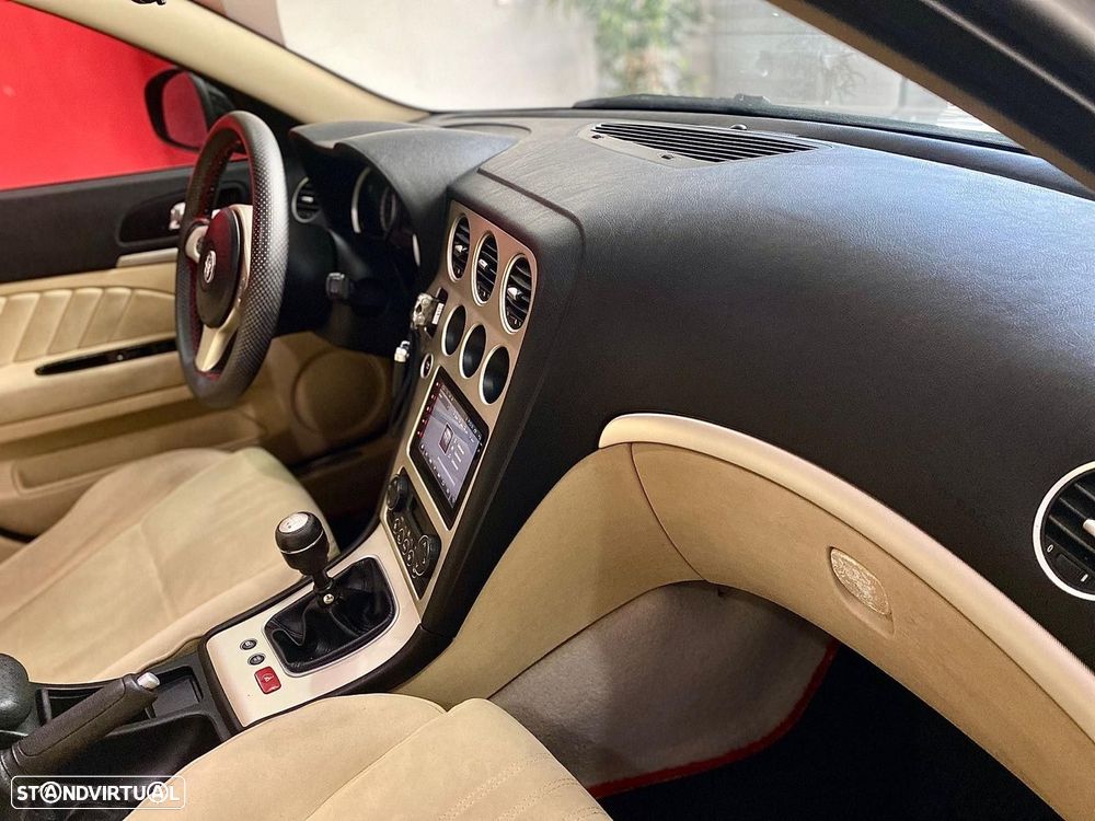 Alfa Romeo 159 Sportwagon 1.9 JTDm 16V Elegante - 26
