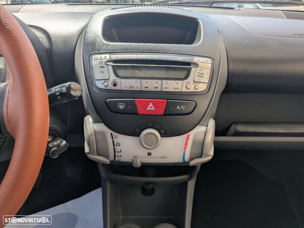 Toyota Aygo 1.0 + AC - 9