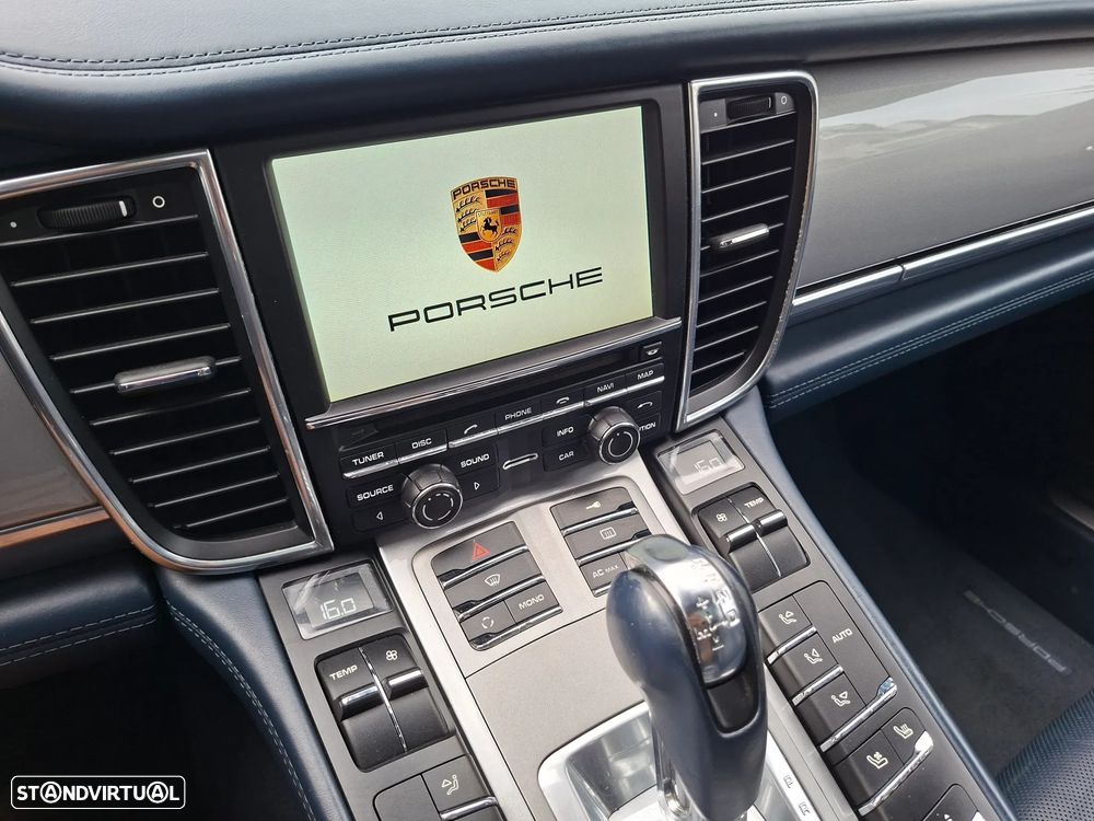 Porsche Panamera 4S PDK - 33