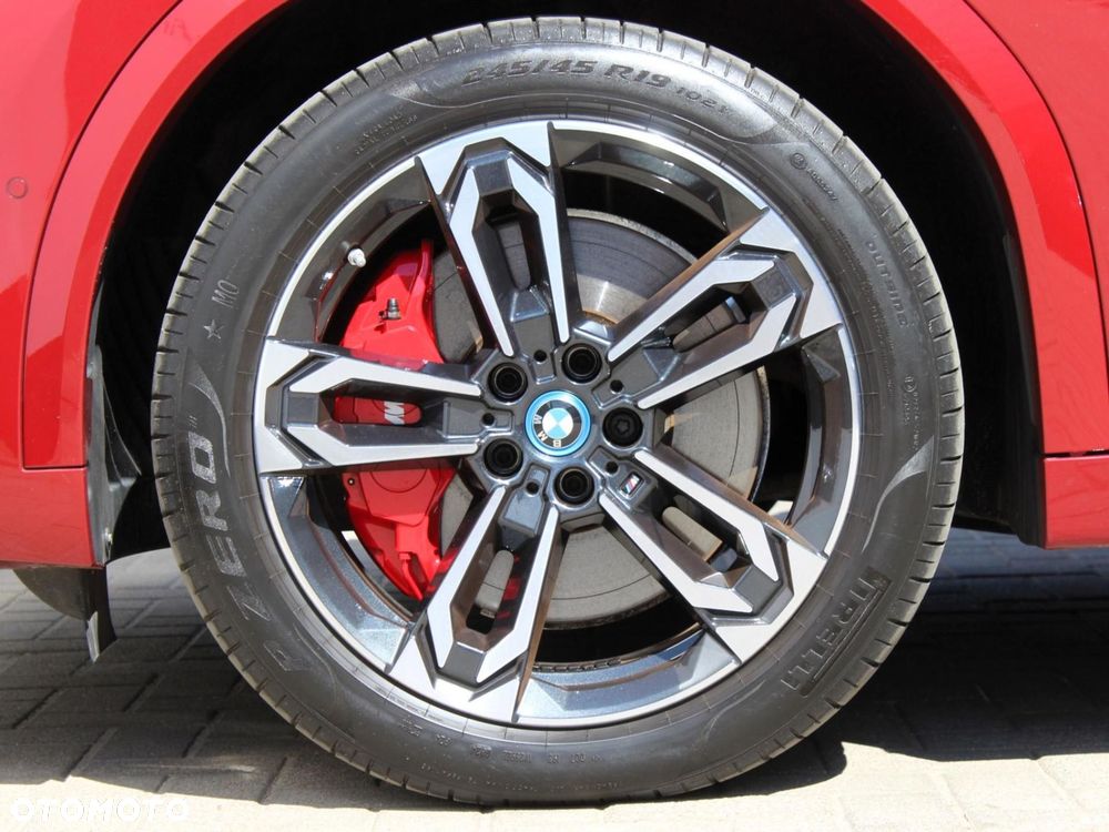 BMW iX2 eDrive20 66.5kWh M Sport - 4