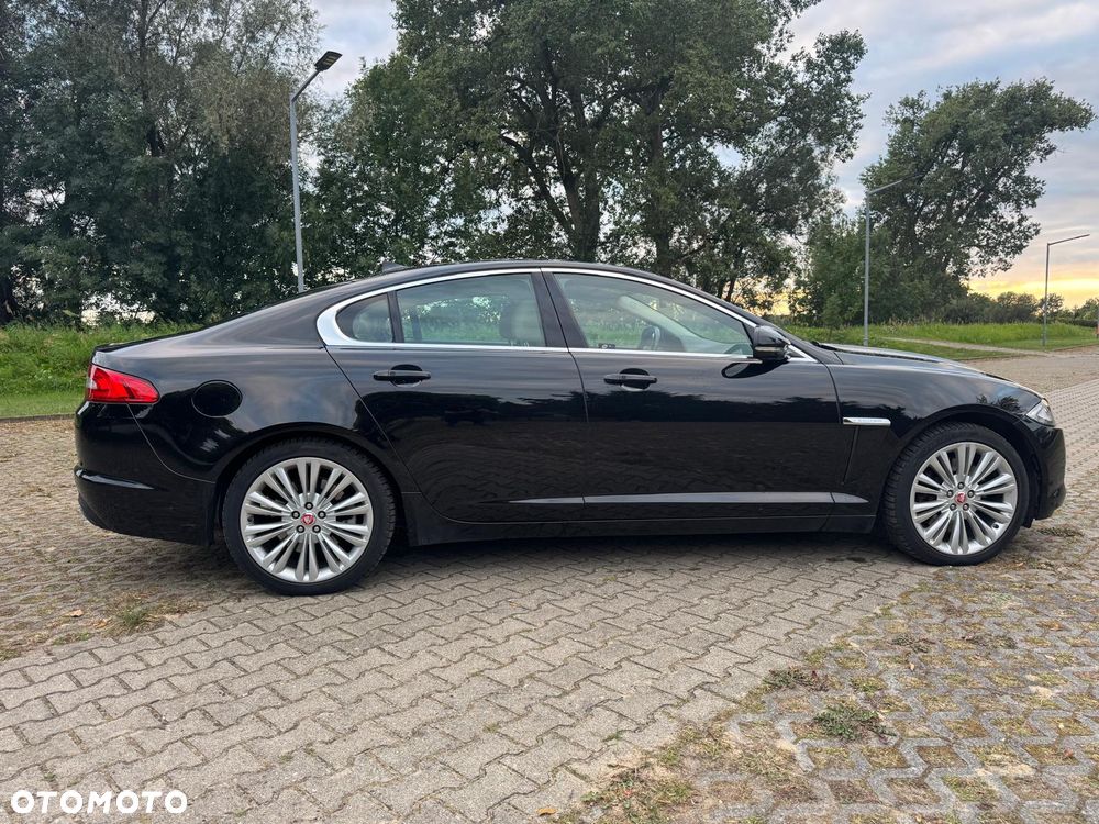 Jaguar XF 3.0 T AWD Luxury - 1