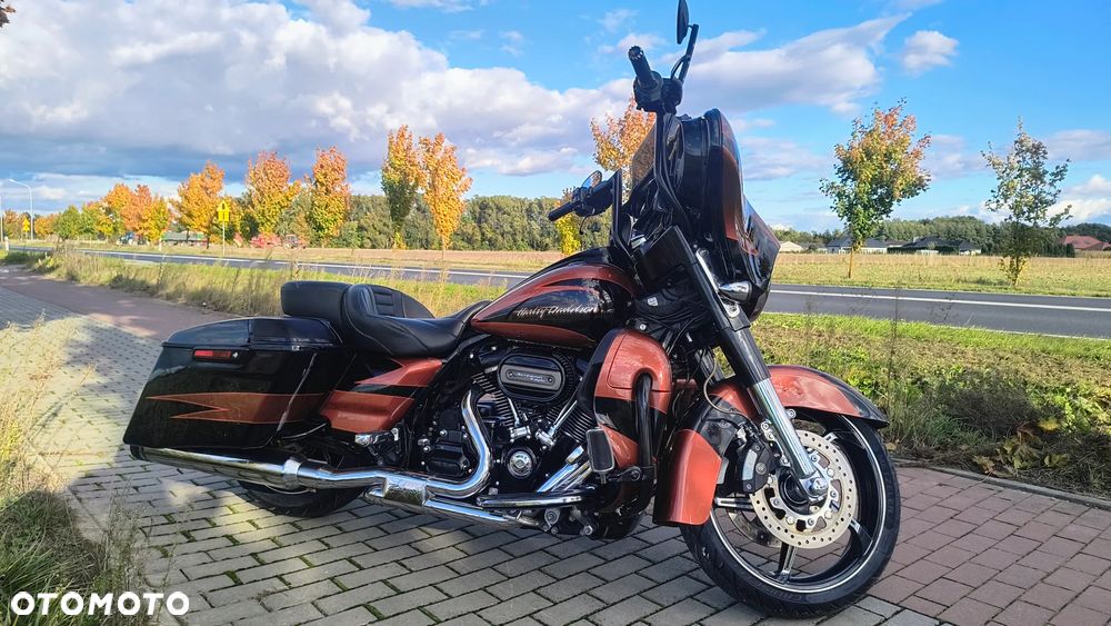 Harley-Davidson Touring Street Glide - 1