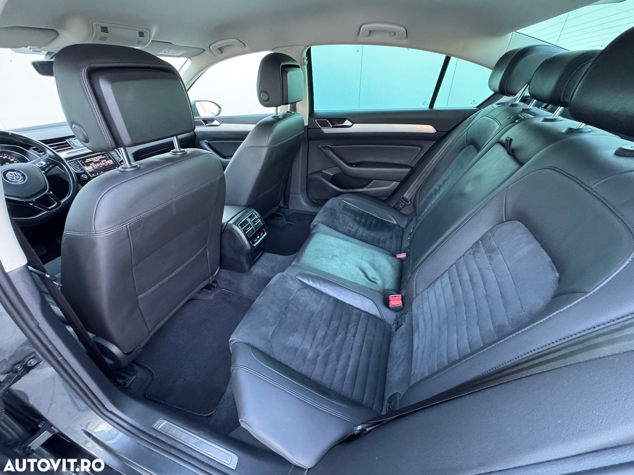 Volkswagen Passat 2.0 TDI DSG Highline - 10